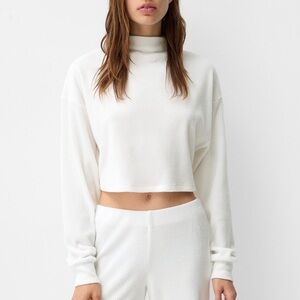Bershka white ribbed mock neck long bubble sleeve crop sweater size small